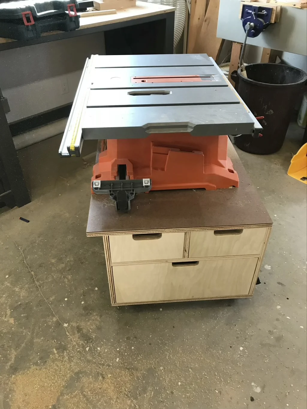 Table saw cabinet drawers