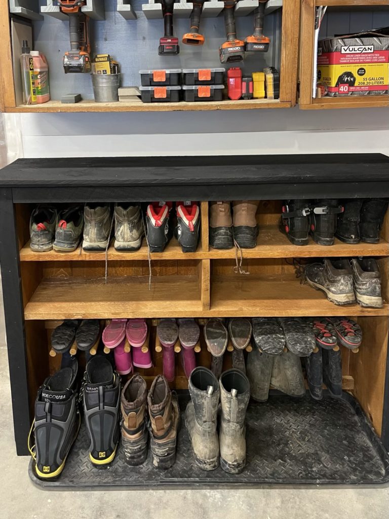 Build your own inexpensive boot rack that can store up to 8 pairs of boots!  - Your Projects@OBN