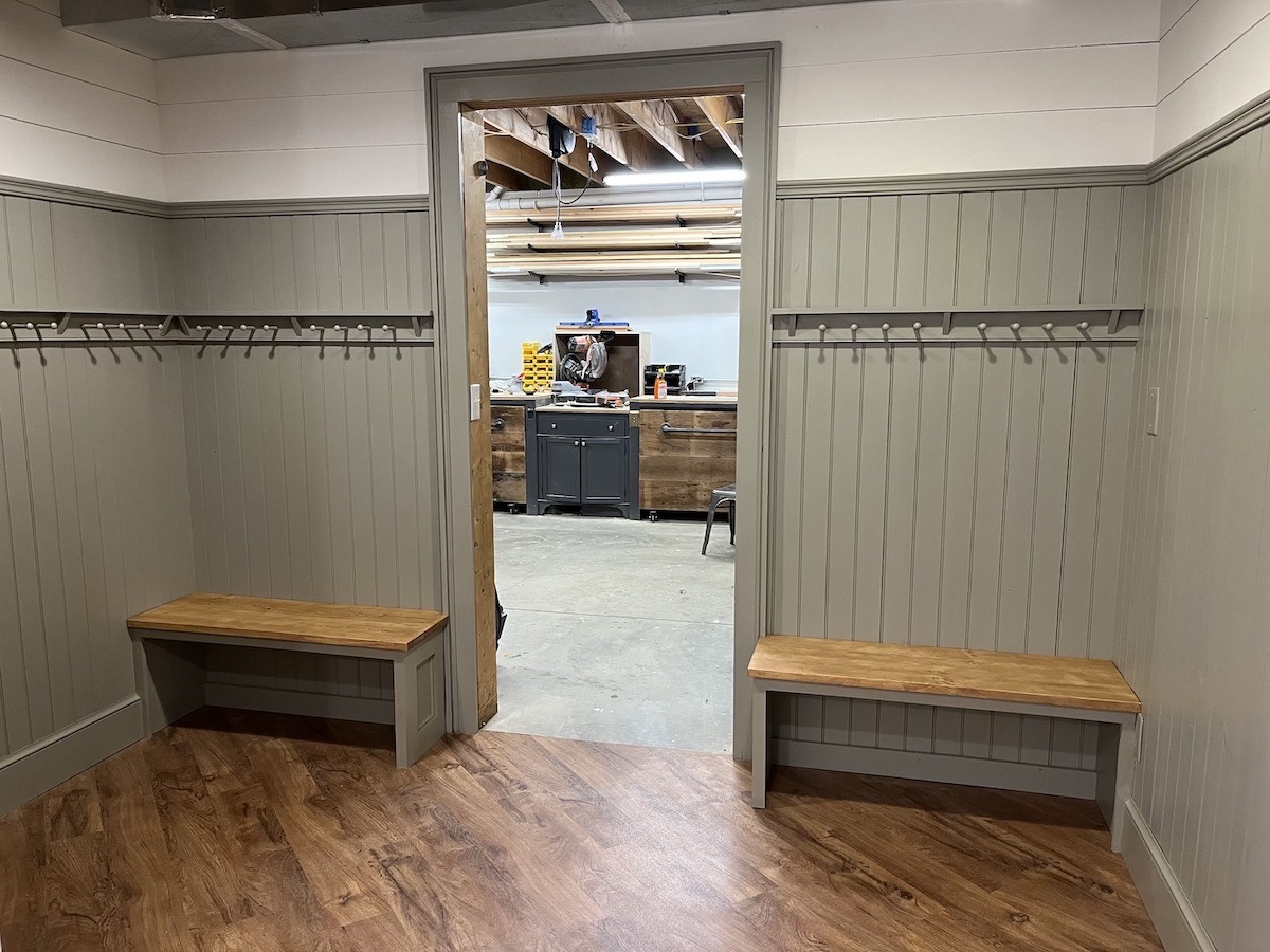 How to build a mudroom bench