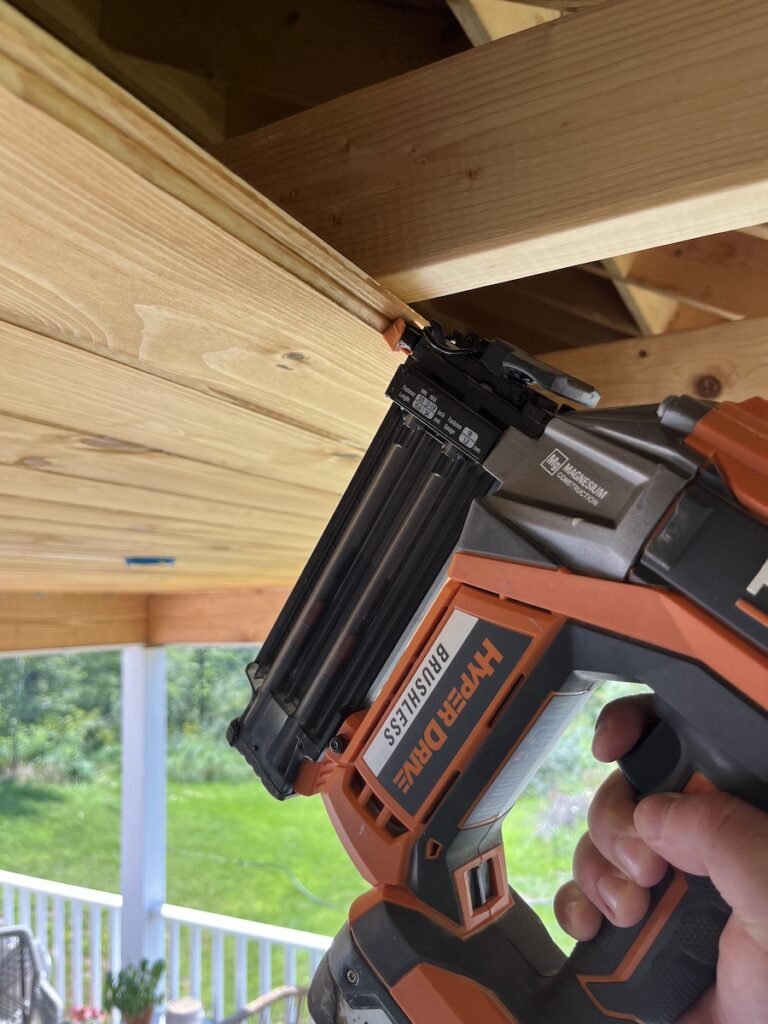Nailing the tongue on pine ceiling